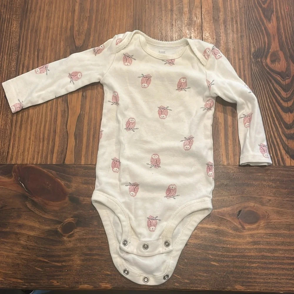 Carter’s 6M bundle - Picture 3 of 4